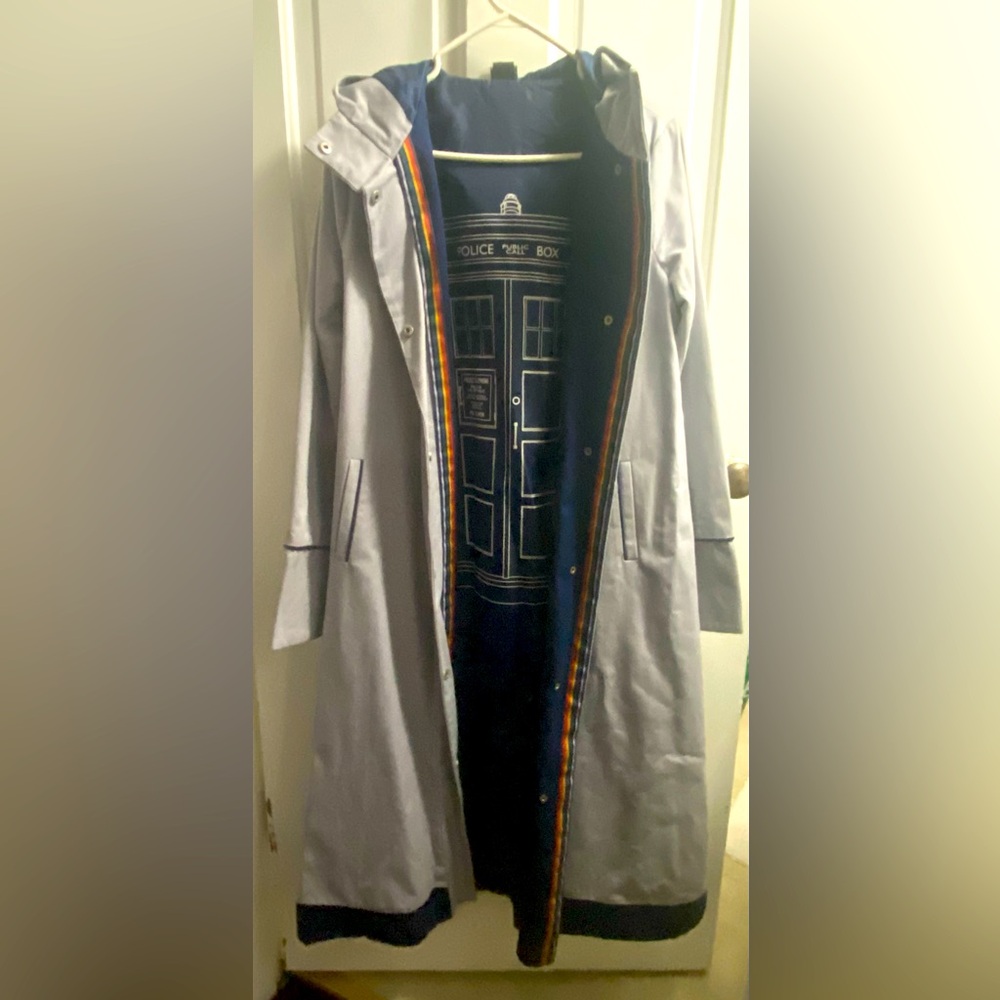 Her Universe Dr Who Thirteenth Doctor Trench Coat
